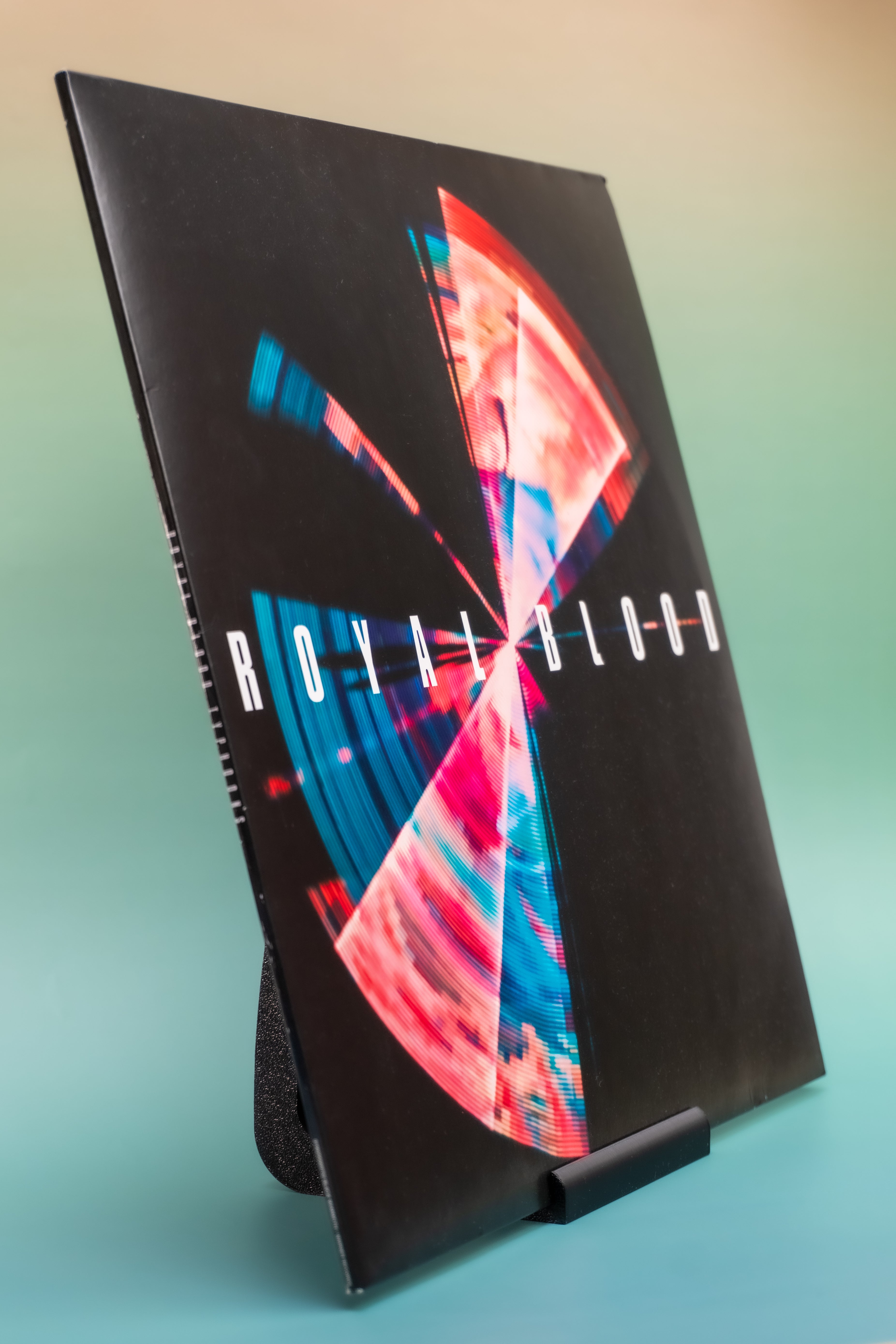 Minimalist vinyl stand