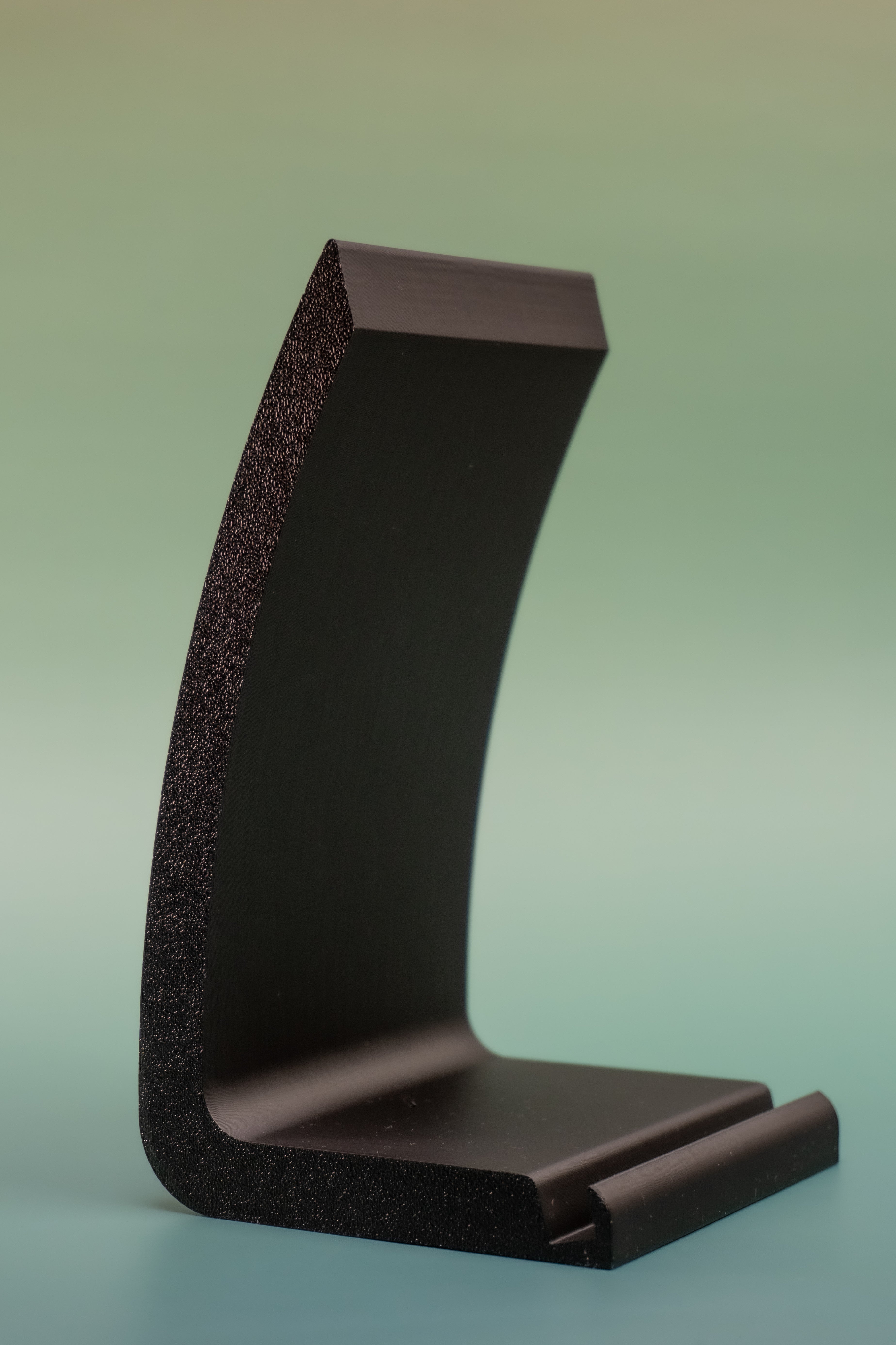 Minimalist vinyl stand