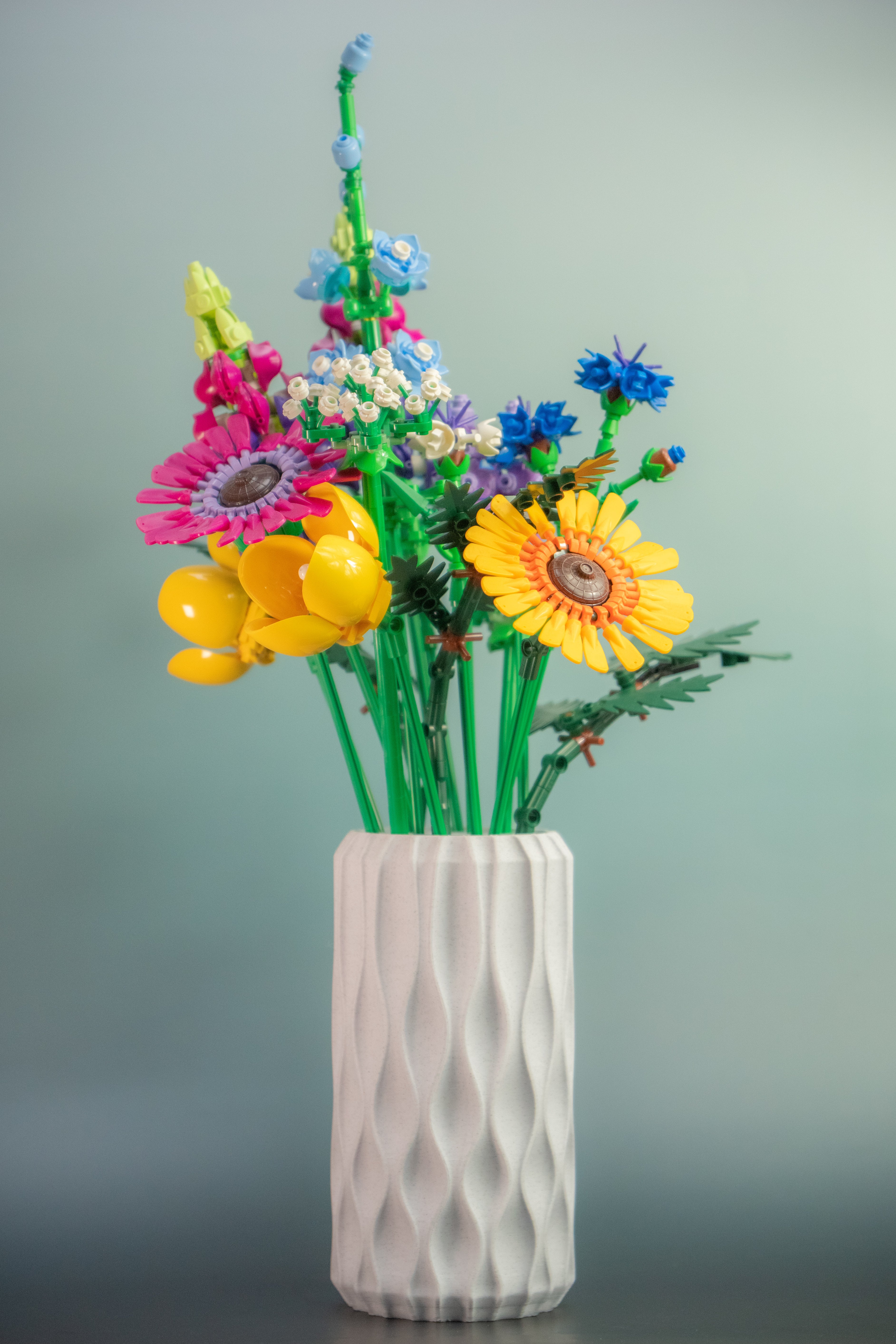 Long Future Vase - with holder for LEGO® Botanical sets
