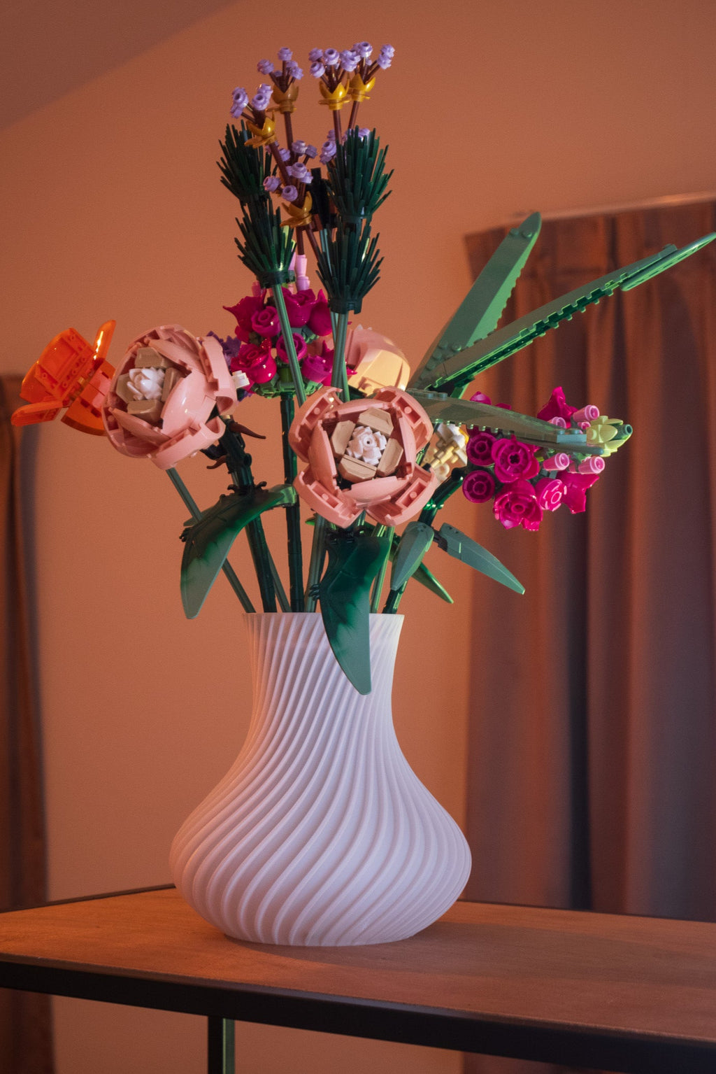 Vase with holder for LEGO® Botanical Flowers